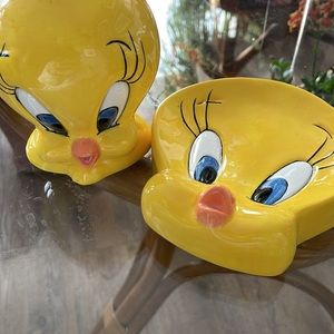 Tweetie Bird Soap/lotion Dispenser & Soap Holder - 1997 vintage